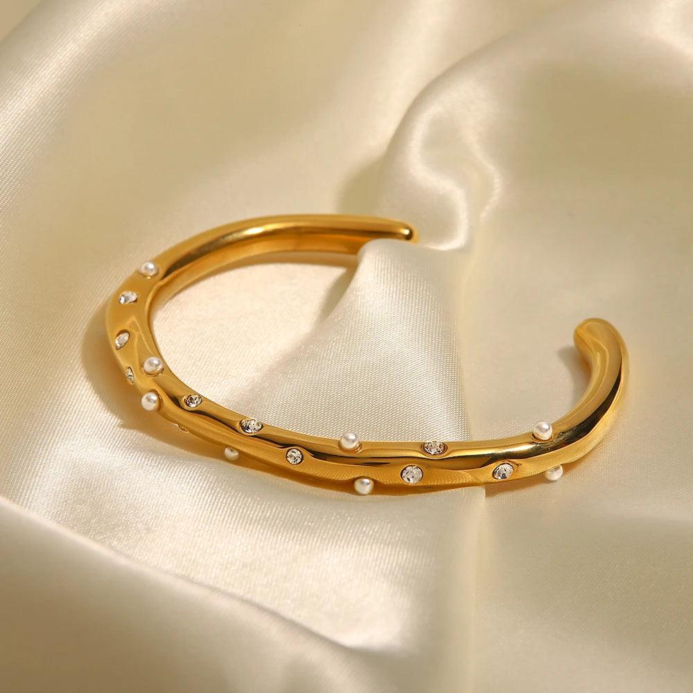 Pulseira Banhada a Ouro com Mini Pérolas - Lois Joias