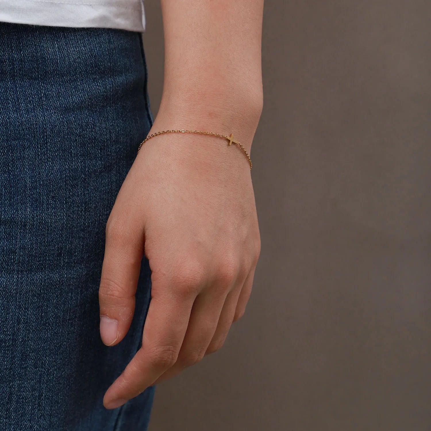 Pulseira com Mini Cruz - Lois Joias