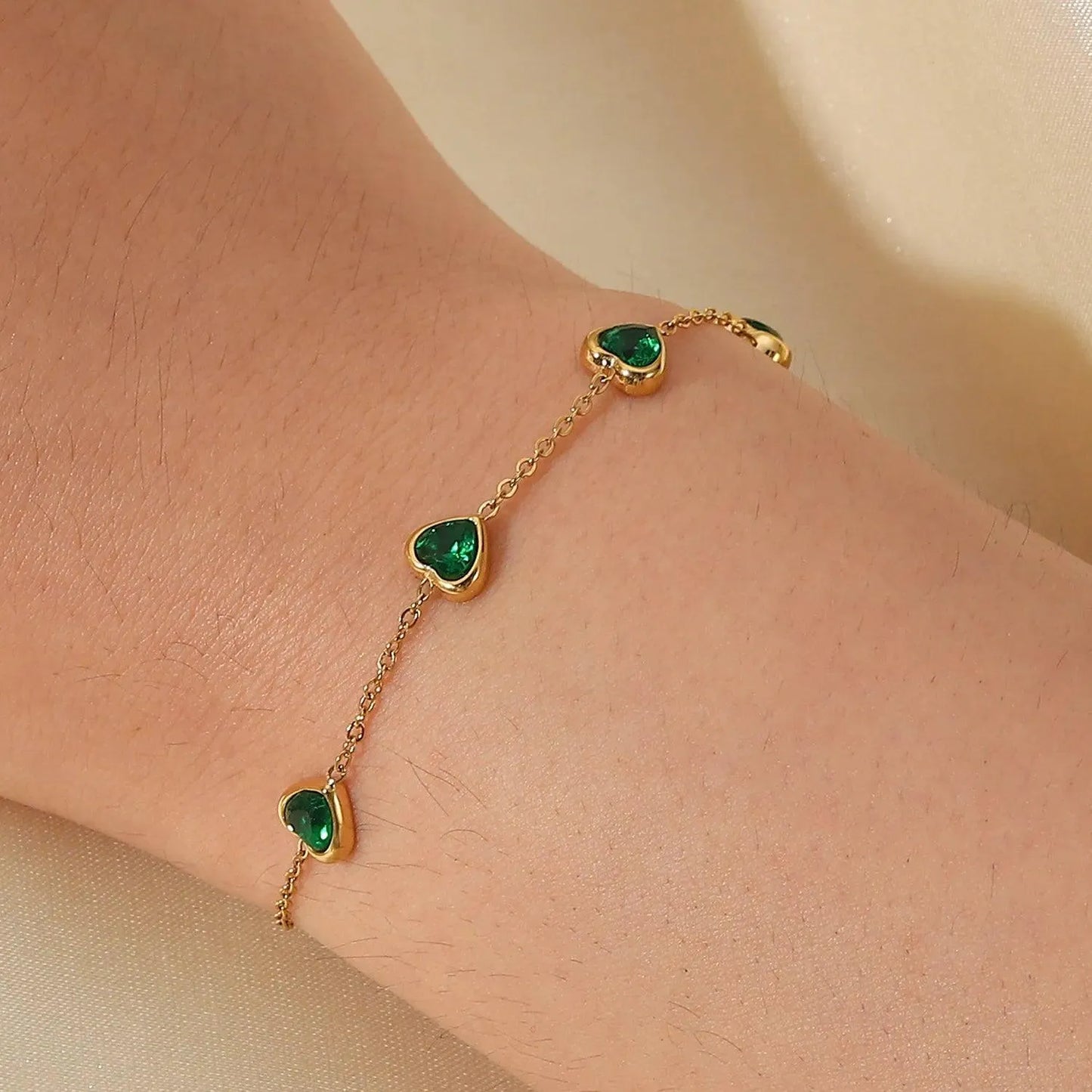 Pulseira Pingentes em Coração