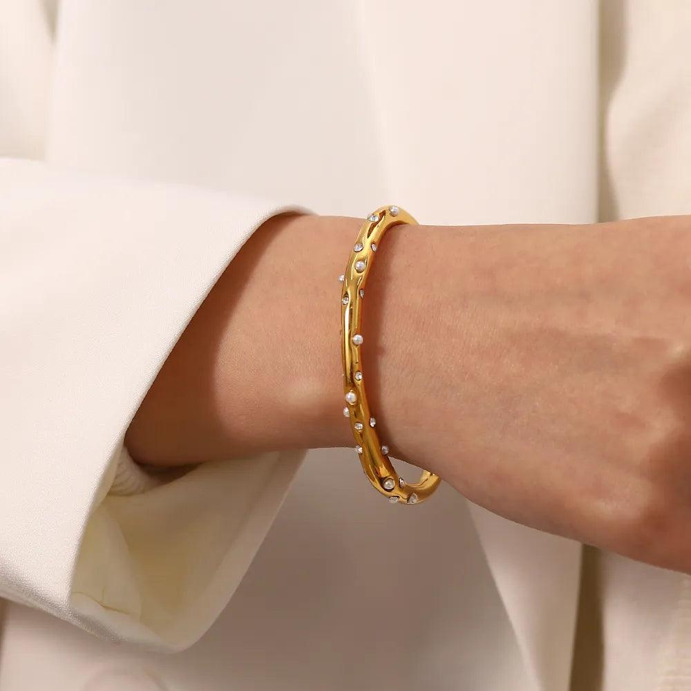 Pulseira Banhada a Ouro com Mini Pérolas - Lois Joias