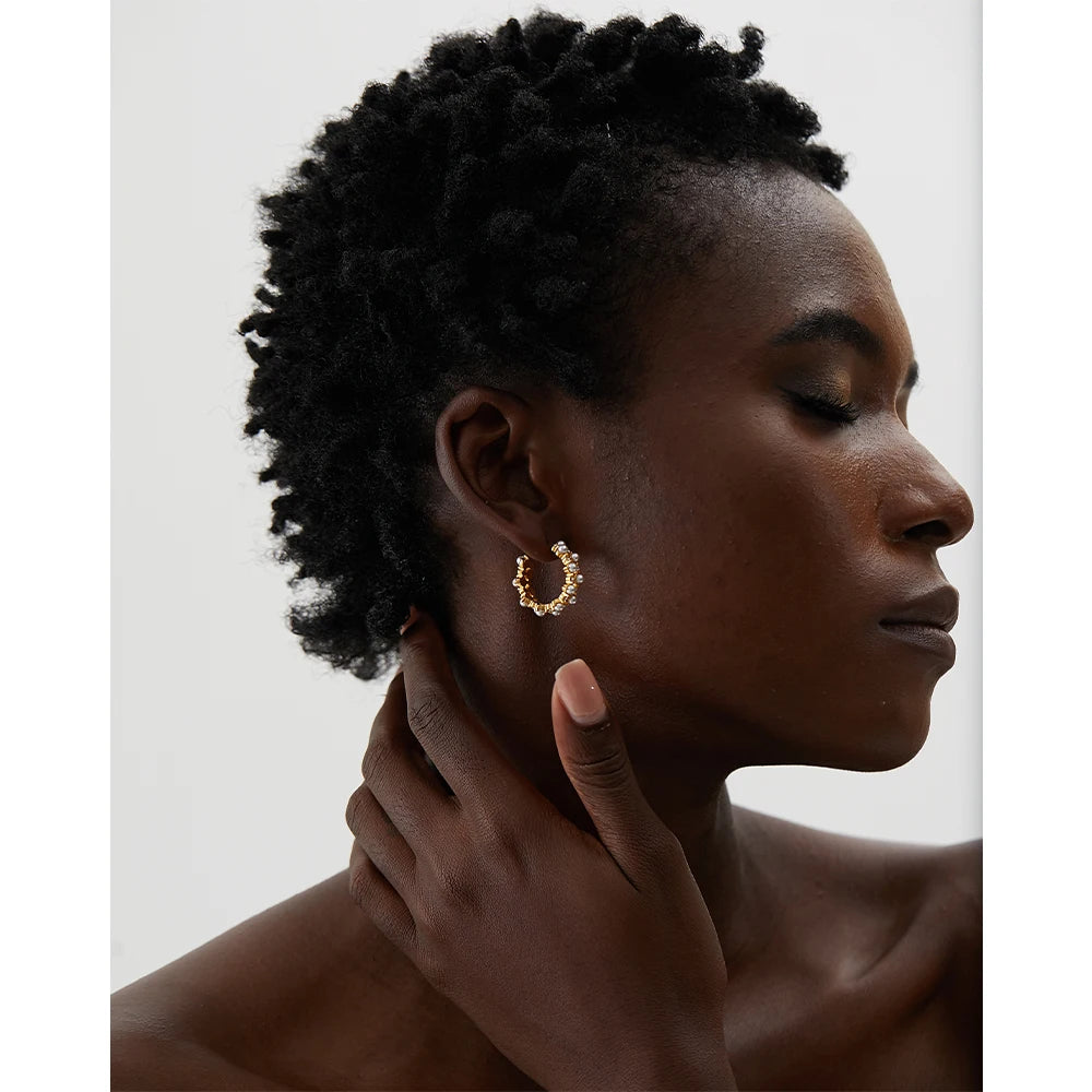 Brinco Argola de Pérola Banhada a Ouro 18K - Lois Joias