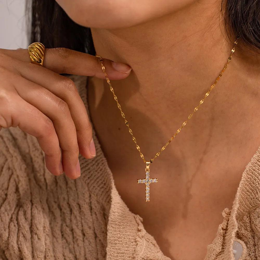 Colar de Zircônia Pingente em Cruz - Lois Joias